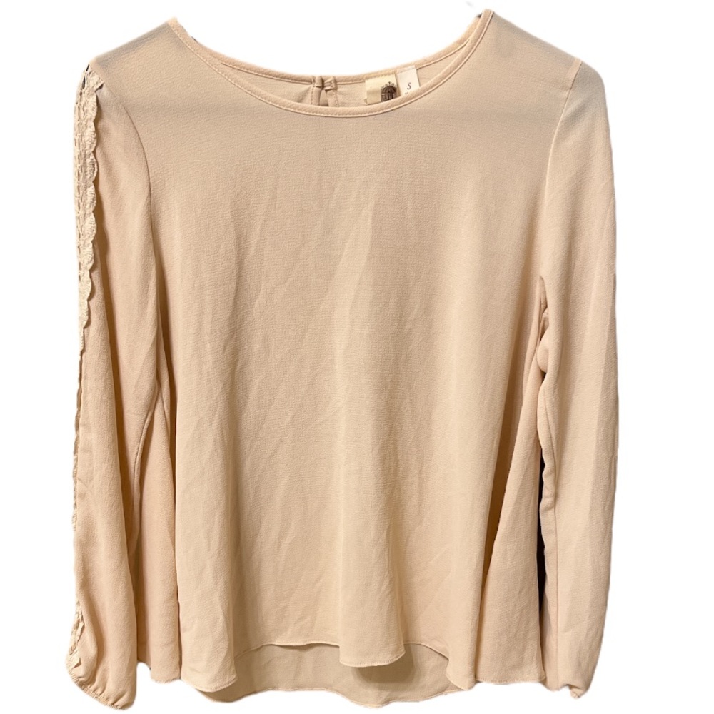 NWOT francesca’s collection cream lace blouse, size small